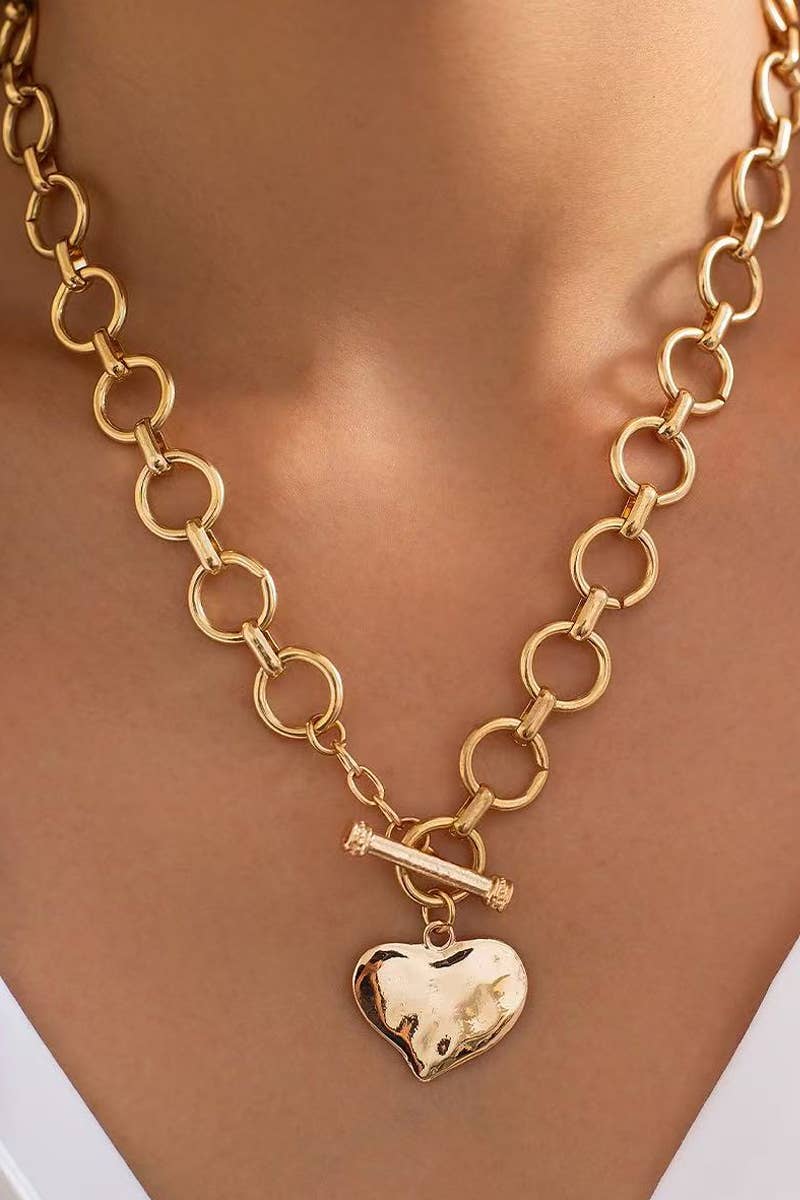 Notable Hammered Heart Toggle Necklace Zenana Consgt.
